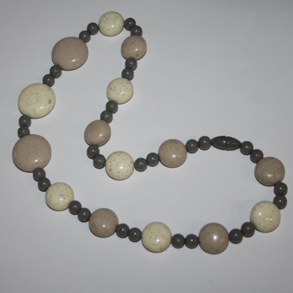 🌫️🤍 Vintage Gray & Cream Stone Necklace · 21.5" 🤍🌫️ - Picture 2 of 5